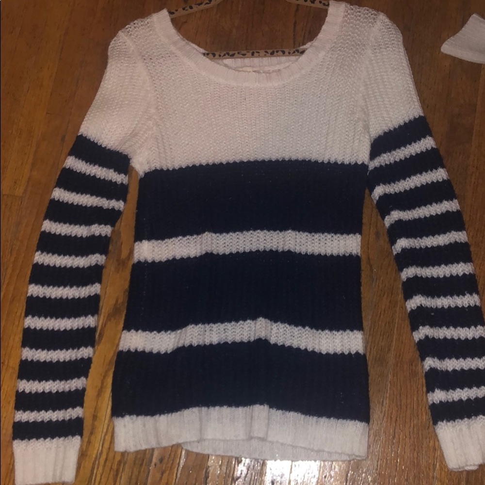 Knife stripe shirt